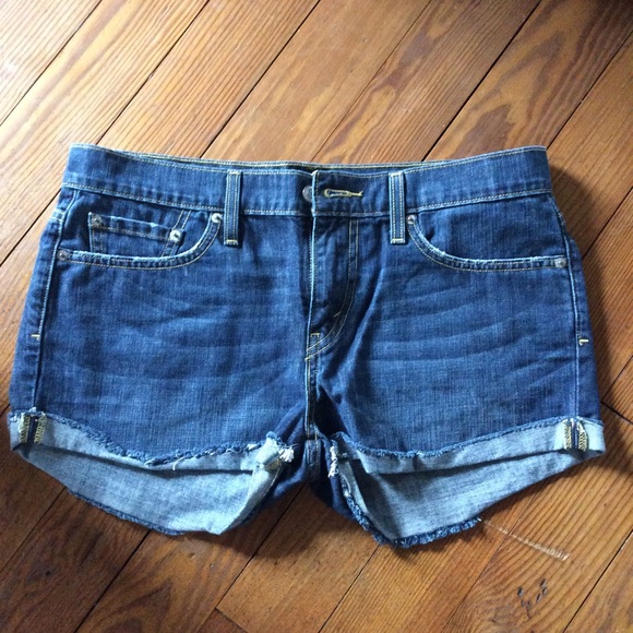 Levi’s shorts - Picture 2 of 2